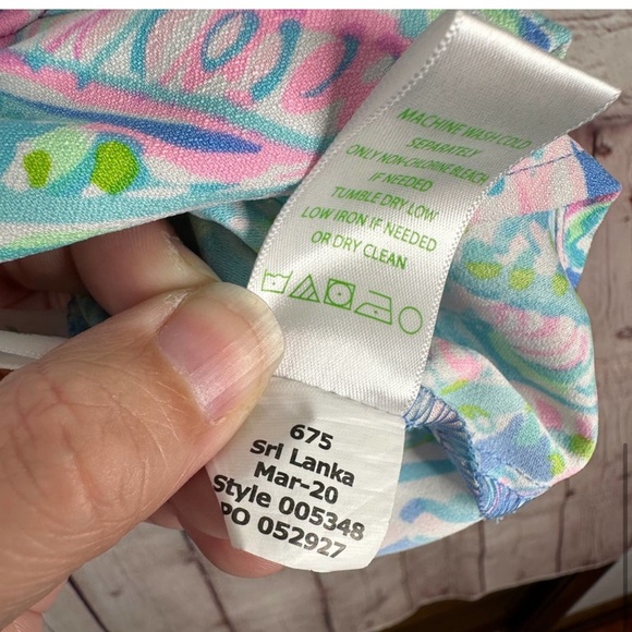 LILLY PULITZER Masey Short Sleeve Romper Multi Dream
Size 2 - Picture 5 of 7